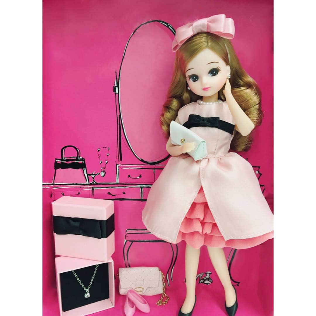 リカちゃんさんのインスタグラム写真 - (リカちゃんInstagram)「Always with you ❤︎ Licca #Licca #pink #dressup  http://www.takaratomy.co.jp/ir/personal/index.html」11月12日 17時17分 - bonjour_licca