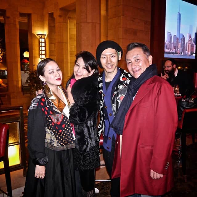 小林尊のインスタグラム：「a welcome back drink for beautiful Satoko-san💍🍷✨ #Arkadaşım #teman  聡子さんがNYへ来たら、いつも長い夜を遊ぶ。たまに朝まで。a lot of fun！ 高畠さんも一緒。  #矢幡聡子 #メトロポリタンオペラ理事 #国連UNHCR協会理事 etc.  #高畠直城 #TBSインターナショナル社長」