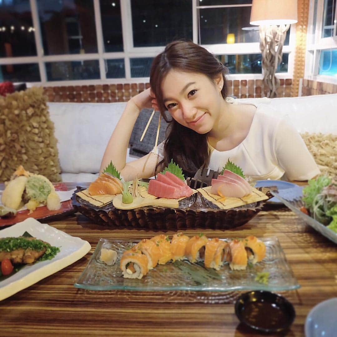 Season Popのインスタグラム：「ร้าน iki Japanese Style Dining  อาหารญี่ปุ่นสูตรดั้งเดิม🍱🍲 ร้านสวยสไตล์โมเดิร์น พร้อมกับหลากหลายเมนูที่มีให้คุณเลือก 🍣🍙 #bangkok #dinner @iki_japanese_style_dining  #japaneserestaurant#Thai#instagood#seasonpop」