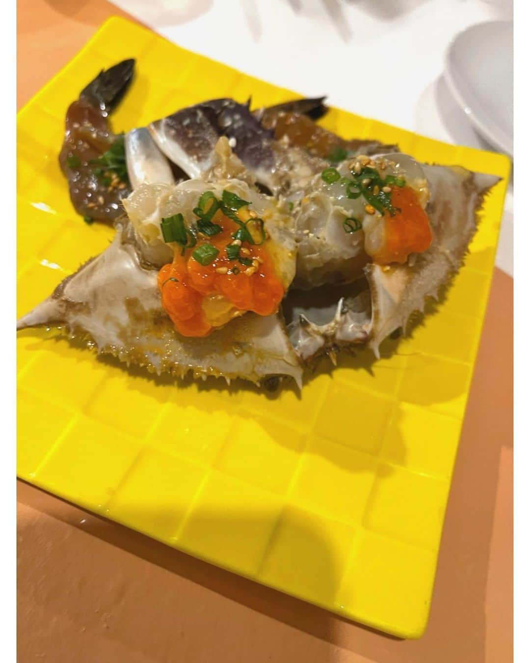 佐々木希さんのインスタグラム写真 - (佐々木希Instagram)「ここのケジャン 国産の渡蟹を使っていて本当に美味しい。また食べれて嬉しい。 ハートのピアスはMAYUのもの🤍  #ホルモン船ホールちゃん」3月15日 19時12分 - nozomisasaki_official