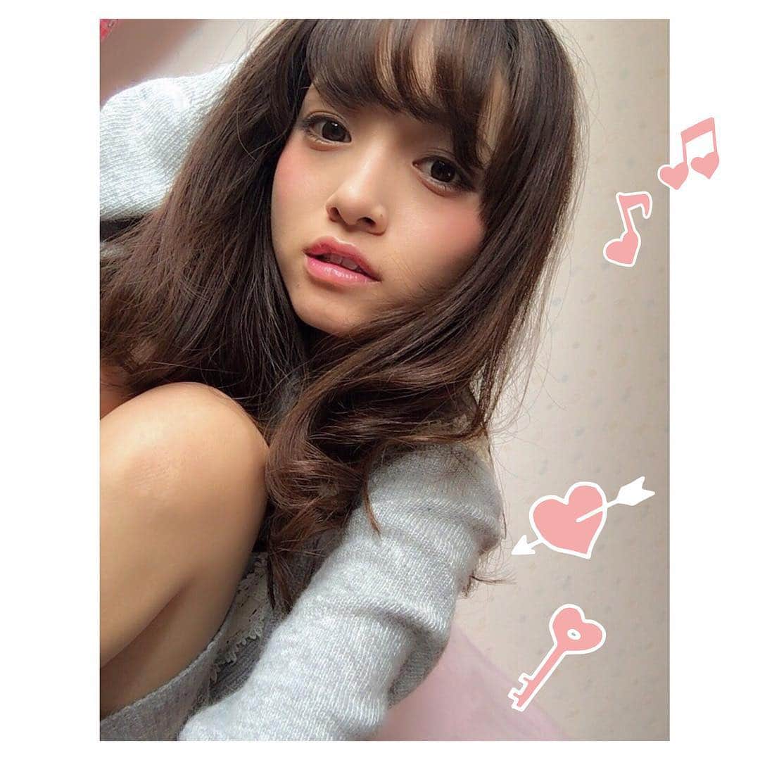 三田寺円のインスタグラム：「冬は嫌いだけど 冬服大好き！ニット大好き！ ふわもこ！🦄💄💘💘」