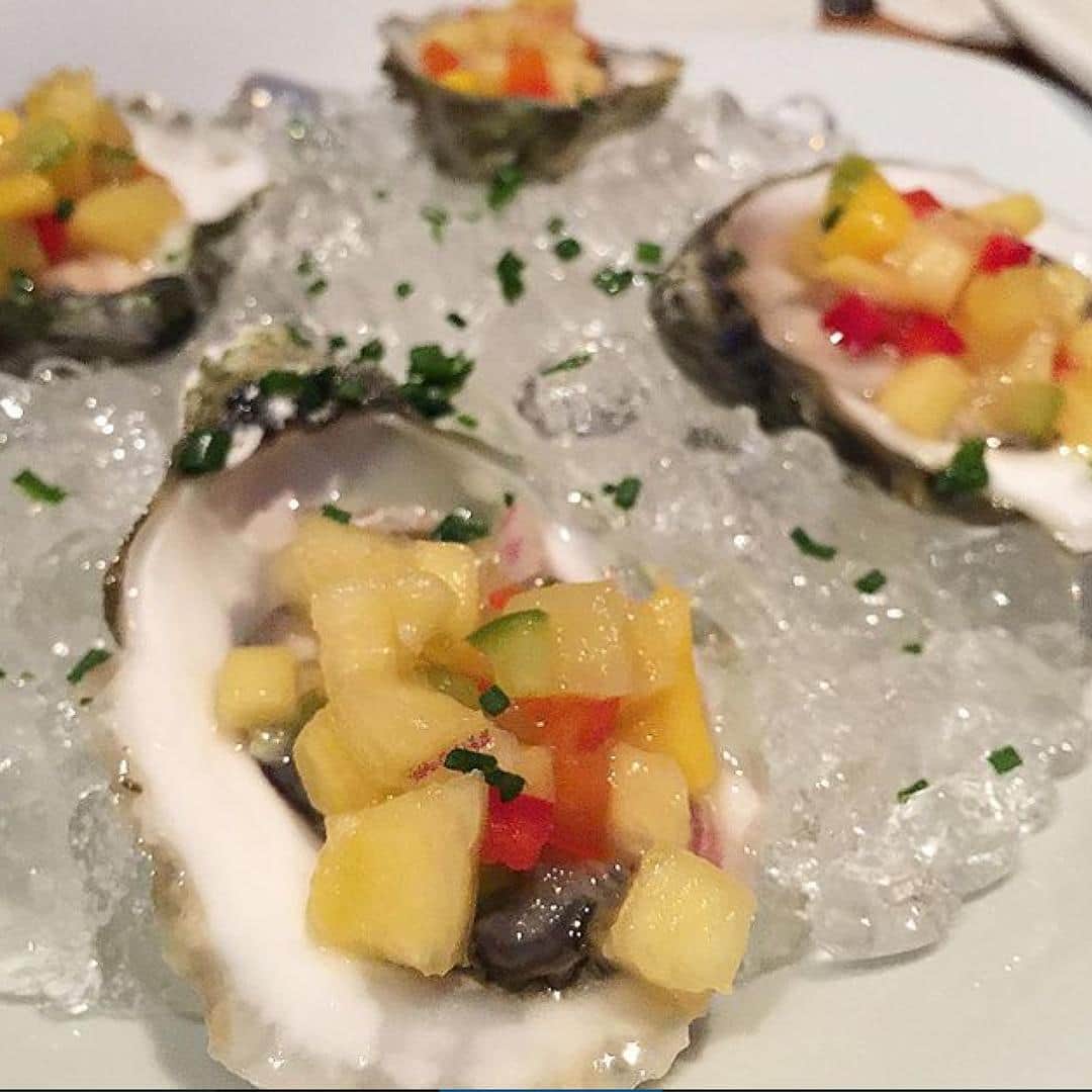 Tabelog ? 食べログのインスタグラム：「#Oysters @bkb_eats ✨👯👯✨ ( 📷 credit: @nycfoodgals ) #ny #nyc #tabelog」