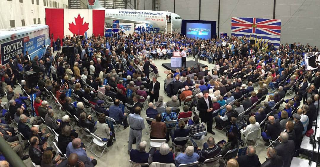 スティーヴン・ハーパーのインスタグラム：「Great rally last night in Abbotsford.  Today is Election Day, and in an election this close, every single vote matters.  I’m asking for your support for our Conservative plan to lower taxes, keep the budget balanced, create 1.3 million more Canadian jobs, and protect our fragile economy.  Can I count on you?」