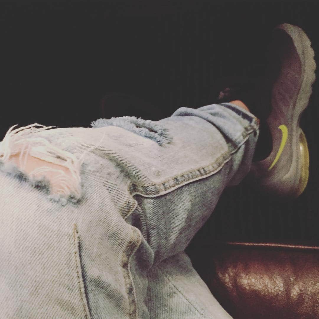 RYOさんのインスタグラム写真 - (RYOInstagram)「#足 #組んでます #今日はナイキ #nike」10月20日 22時37分 - deep_ryo