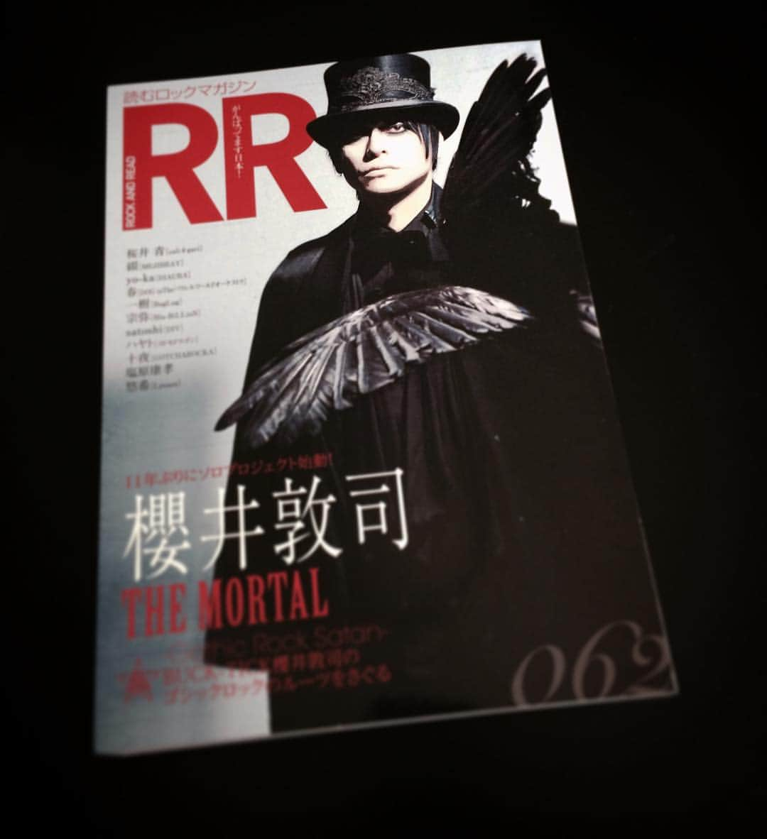 THEMORTALのインスタグラム：「10/28発売のROCK AND READの見本誌が届きました！！ 読み応えたっぷりですので、楽しみにしていて下さい。」