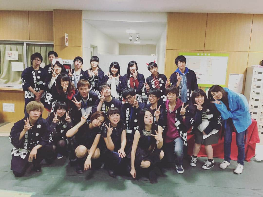 アンドー!さんのインスタグラム写真 - (アンドー!Instagram)「山形大学の八峰祭おわったー‼︎ 実行委員の皆さまと‼︎ お疲れ様ですー🙏 #山形大学 #八峰祭 #山形県 #ライブ」10月24日 19時27分 - ando_sax