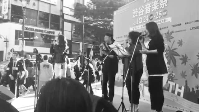Myeのインスタグラム：「渋谷音楽祭 109前ステージ  大好きな街と最高のコーラス、そして素敵なオーディエンス みんなありがとう‼︎ 2015.10.24 Mye」