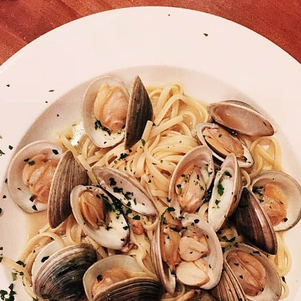 Tabelog ? 食べログのインスタグラム：「The Best Italian Restaurant @antoniostrattoria for Italian! Linguine and Clams 👌 (📷 credit: @thegirlcaneat ) #tabelog #ny #nyc」