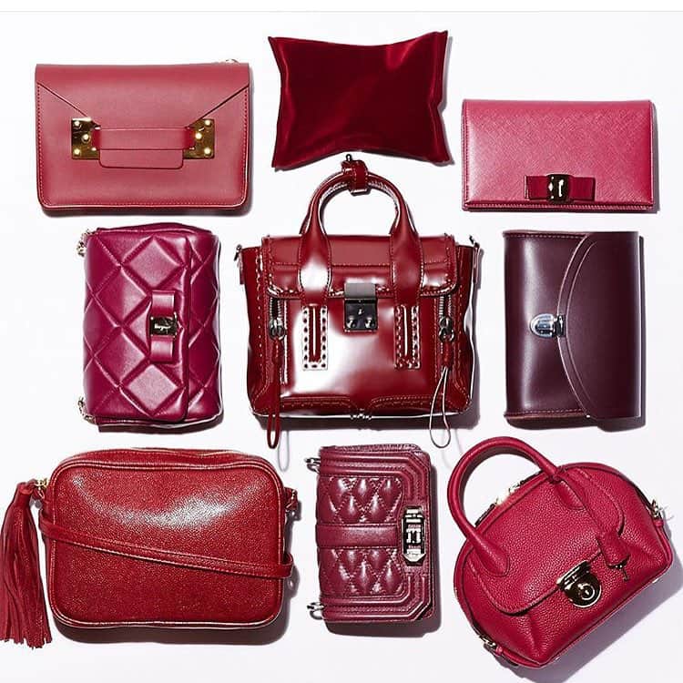 ローレンマーキンのインスタグラム：「in good company #repost @shopbop burdundy: the go-to color for fall #handbags #trends」