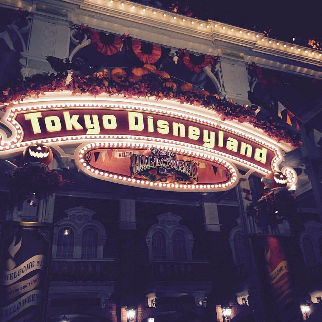 大島麻衣さんのインスタグラム写真 - (大島麻衣Instagram)「#TokyoDisneyland #Halloween こないだ行ったのだ😁 やっぱりディズニーハロウィンは可愛くて最高です♡」10月26日 14時56分 - maioshima911