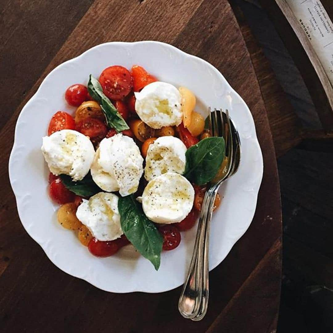 Tabelog ? 食べログさんのインスタグラム写真 - (Tabelog ? 食べログInstagram)「We should have this Burrata 😙🍴🍅 @viacarota (📷 credit: @maxpoglia ) #tabelog #ny #nyc」10月27日 12時28分 - tabelogus