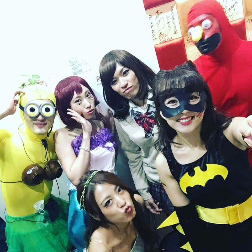 角森脩平さんのインスタグラム写真 - (角森脩平Instagram)「#KADOMORI#ハロウィン 終わりー‼︎w  #ミニオンズ#アリエル#ヴィーナス#女子高生#バットガール#エルモ」10月27日 20時04分 - kadomori570731