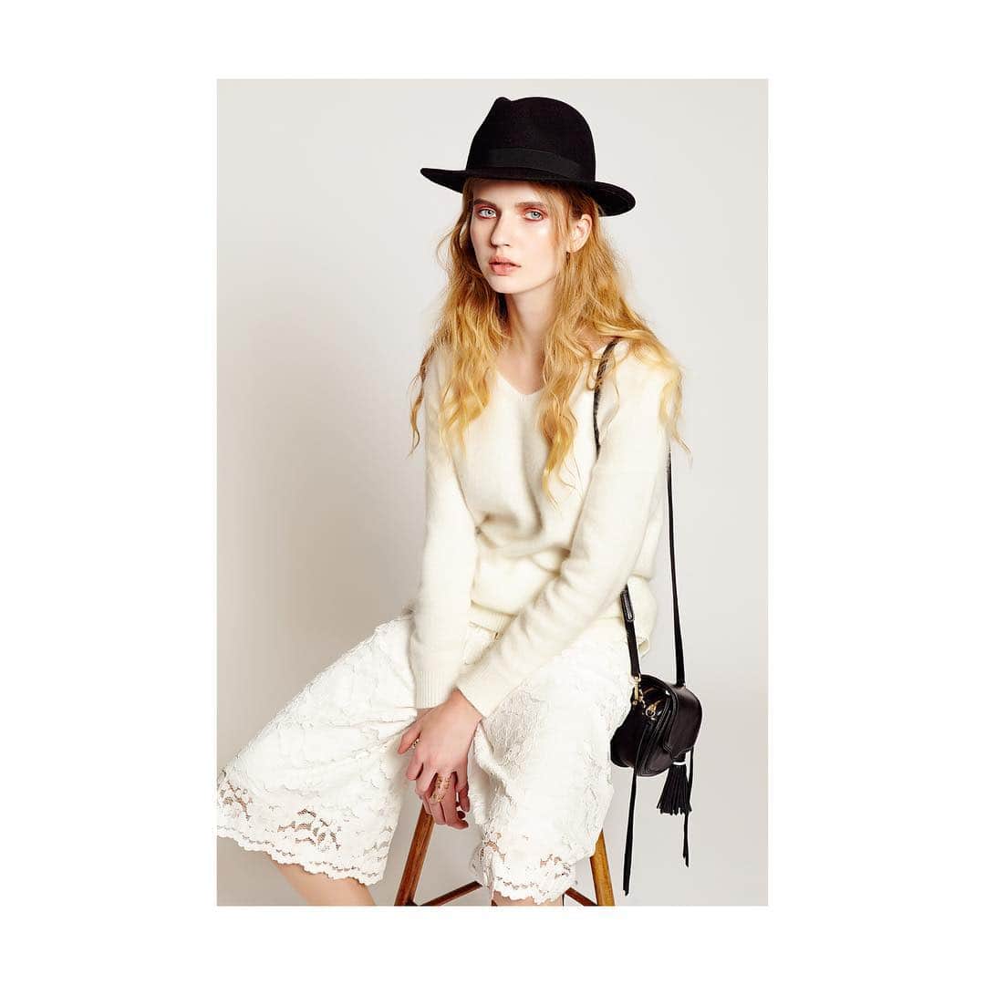 ボルニーのインスタグラム：「Angora knitwear[color: off white, gray, lavender, camel]  #borny#2015aw#autumn#winter#new#newin#collection#fashion#knit#knitwear#import#select#hat#ferrucciovecchi#bag#rebeccaminkoff#runwaychannel」