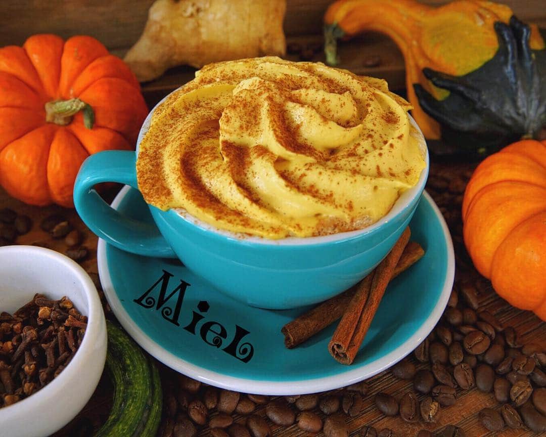 Mielのインスタグラム：「PUMPKIN SPICE COFFEE - You must come in & try our new member of MIEL Coffee family. Made with real pumpkin & topped with a spiced pumpkin whipped cream. AVAILABLE FROM MONDAY NOVEMBER 2 ---------------------------------------- #latteart #latte #pumpkinspicelatte #real #chefs」