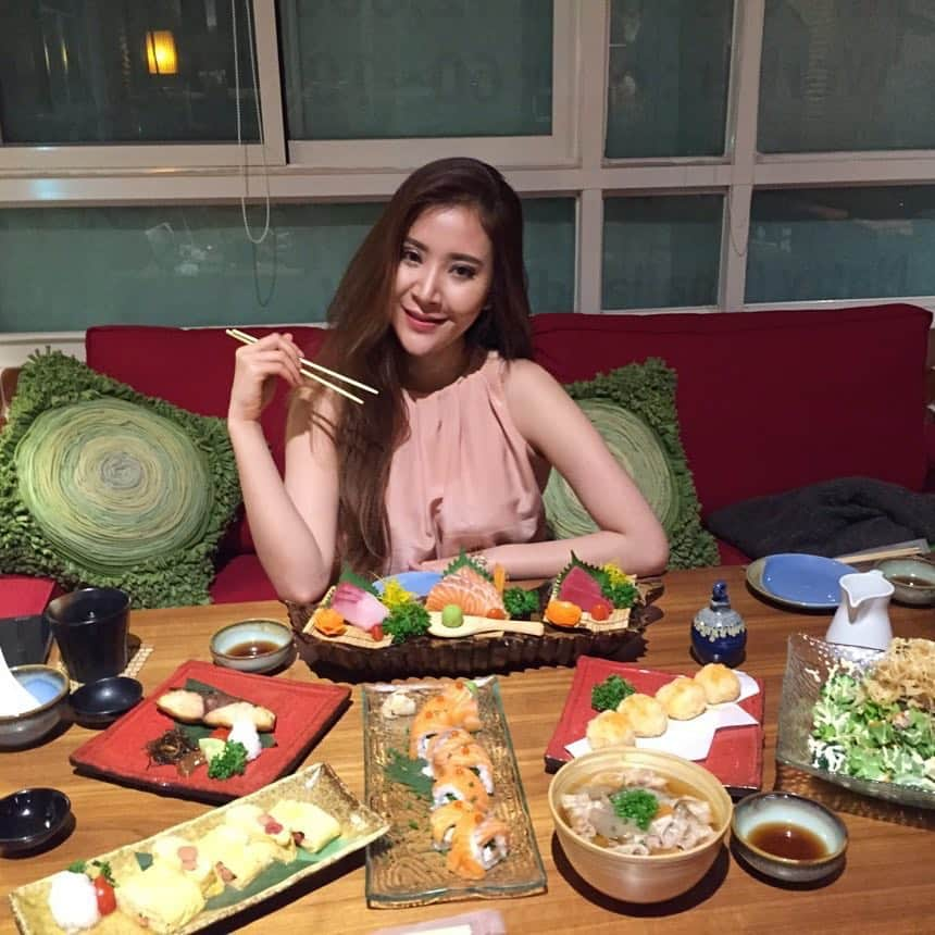 Season Popさんのインスタグラム写真 - (Season PopInstagram)「ร้าน iki Japanese Style Dining  อาหารญี่ปุ่นสูตรดั้งเดิม มีเมนูหลากหลาย 🍱🍣 ร้านสวยสไตล์โมเดิร์น บรรยากาศดี  #lunchset#dinner#BKKMENU#wongnai#jgbthai#soul4street#openrice#tripadvisor#hangout#iki_japanesestyle_dining#party#NaradhiwasSoi4#Washoku#Japanesefood#rooftop#sashimi#udon#sushi#Tempura#YakiSakana#iki#bangkok#japaneserestaurant#japanrestaurant#japanfood#seasonpop#seasonpopclub#food#beauty#fashion @iki_japanese_style_dining」10月29日 12時05分 - seasonpopclub