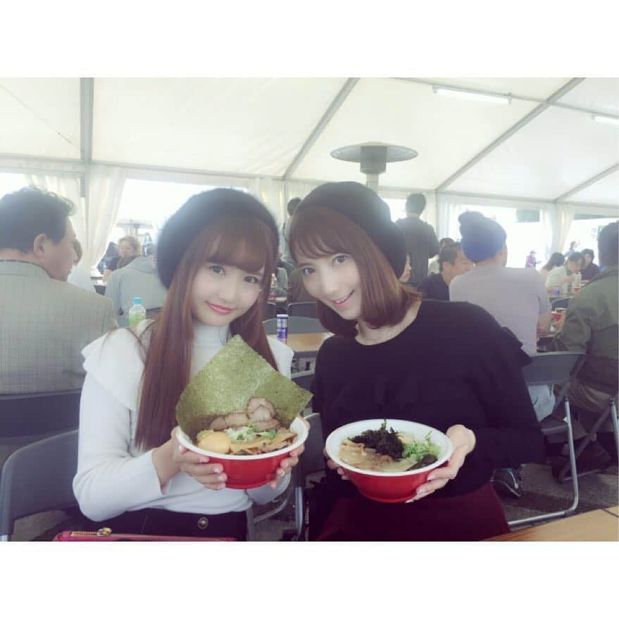 のインスタグラム：「みずきとみずきのママと３人で東京ラーメンショー🍜💛どれもこれも美味しかったぁ😂これから歩いてカロリー消費してきます(´・ω・)🍥 #東京ラーメンショー #駒沢公園」