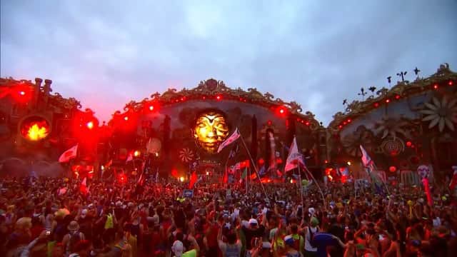 TomorrowWorldのインスタグラム：「Who remembers @Showtek rocking the Mainstage? #TomorrowWorld」