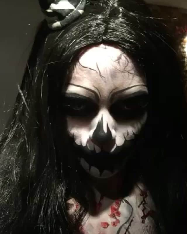 Michelle Lewinのインスタグラム：「Trick or treat? #Halloween」
