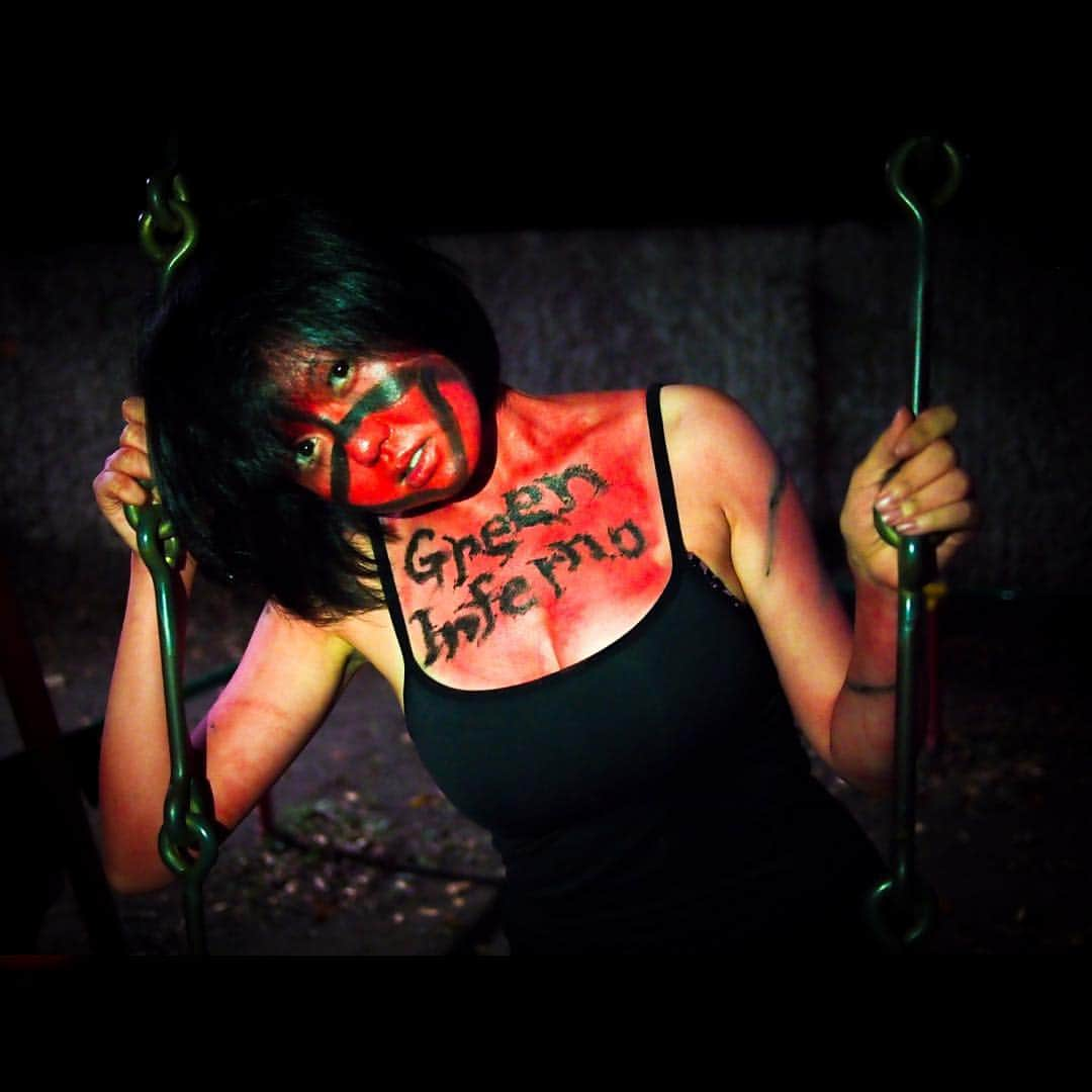 石丸奈菜美のインスタグラム：「#thegreeninferno #halloween #bodypaint #cannibal」