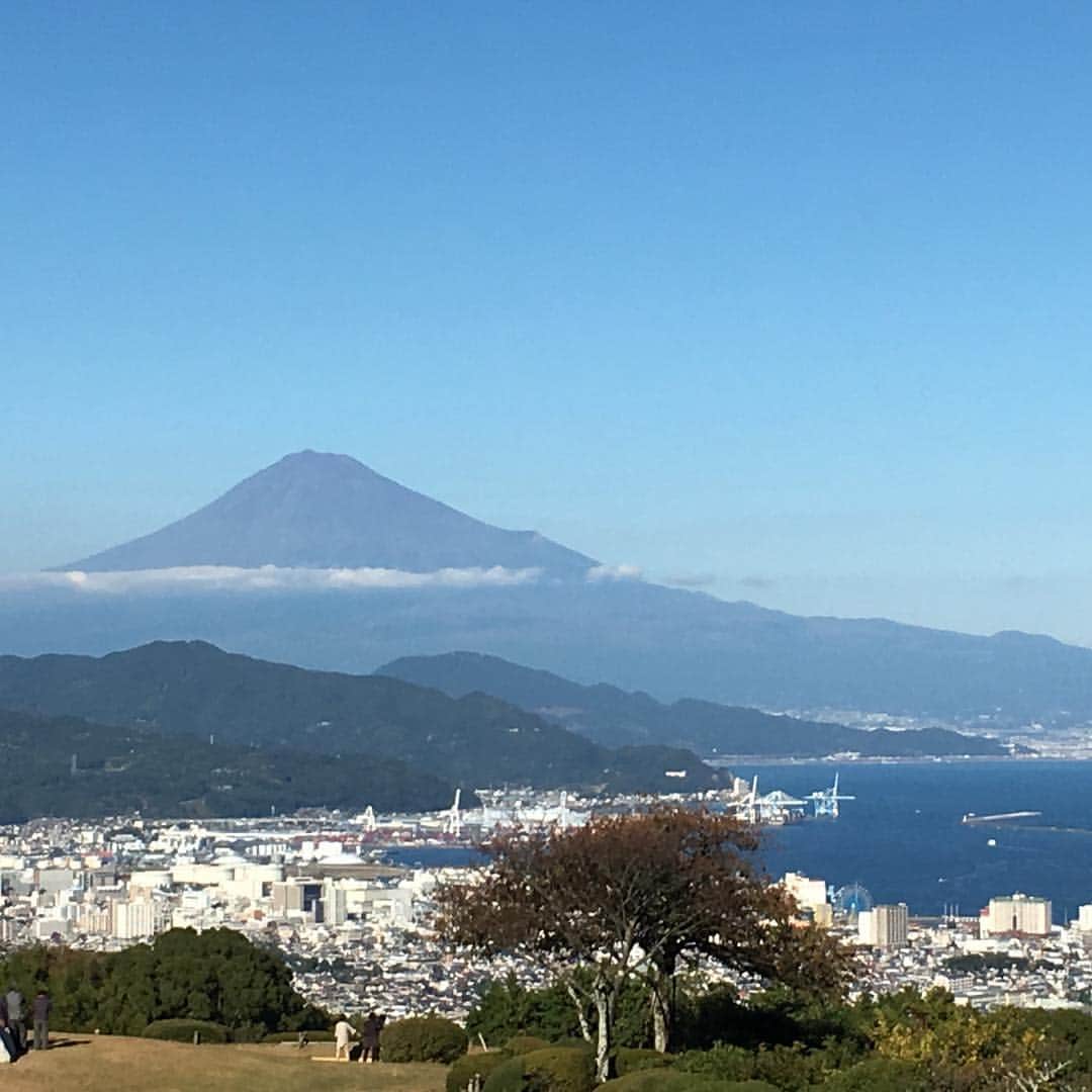 マシ・オカのインスタグラム：「The beautiful Mount Fuji.」