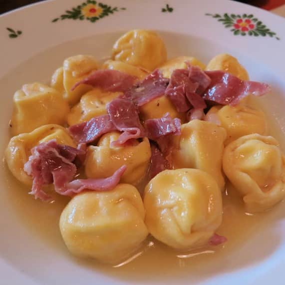 Tabelog ? 食べログのインスタグラム：「the Cappelletti (truffled ricotta ravioli, melted butter, and prosciutto) at @OsteriaMorini 😆💕🍴 (📷 credit: @gastronami) #tabelog #ny #nyc」