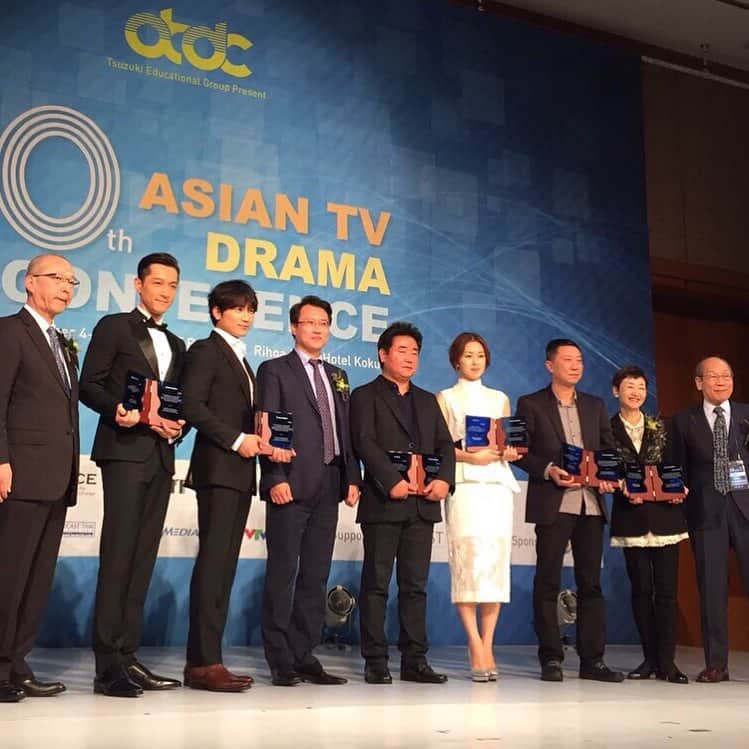 のインスタグラム：「韓国の俳優：チソンさん、ユ・チョリョン監督と、中国の俳優：胡 歌(フー・ゴー)さん、夏 晓昀(シア・シアオウィン)監督さんと一緒に頂きました💝✨👏」