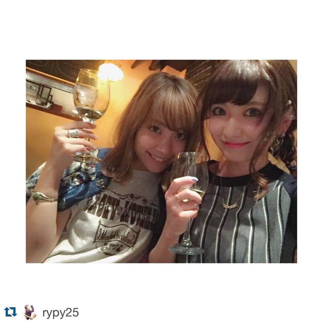 阿島ゆめさんのインスタグラム写真 - (阿島ゆめInstagram)「#Repost @rypy25 with @repostapp. ・・・ ユメアジマも飲もうな🖖🏻☺️🖖🏻 #コックマン #shibuya  #女子会なのでパンはバケットと呼びます #しょーもな  #愛を感じる」11月6日 0時49分 - yume_ajima