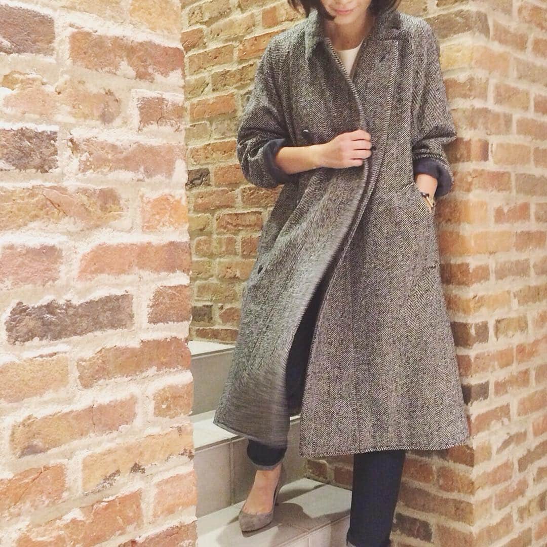IENAさんのインスタグラム写真 - (IENAInstagram)「永く愛用することでヴィンテージにしたい1枚  #iena#15aw#aile#coat#vintage#iena丸の内店  AILE ツィードローブコート¥98000+tax」11月6日 21時22分 - iena_jp