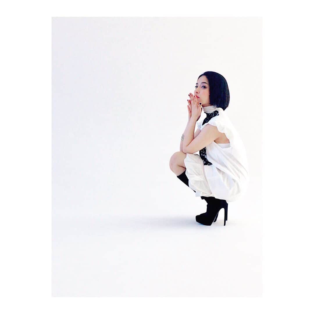 城南海さんのインスタグラム写真 - (城南海Instagram)「撮影オフショット♡ ・ #載せそびれた写真シリーズ #one #new城南海」4月15日 10時40分 - kizukiminami
