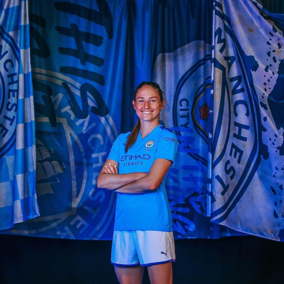 マンチェスター・シティFCさんのインスタグラム写真 - (マンチェスター・シティFCInstagram)「Two more years of @janinebeckie4 🙌⠀ ⠀ #ManCity」4月15日 2時04分 - mancity