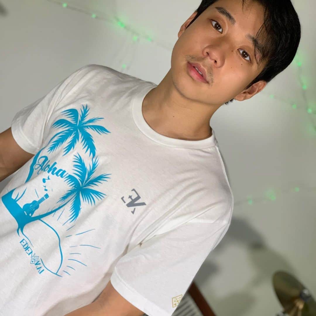 Eden Kaiのインスタグラム：「3 New T-Shirt Designs👕🙌 ： -Aloha T-Shirt Navy & White (Limited Edition) -Don’t Call T-Shirt (The song will be released April 17th 📲) ： 【Send an email to imagine@edenkai.com for orders!】 ： 3種類の新デザインT-シャツ、制作致しました👔 ： - Aloha T-シャツ 紺と白 (無くなり次第終了です) -Don’t Call T-シャツ (新曲は4/17にリリースします!!) ： 【お支払い方法に致しましては imagine@edenkai.com 宛にご連絡下さい。】」
