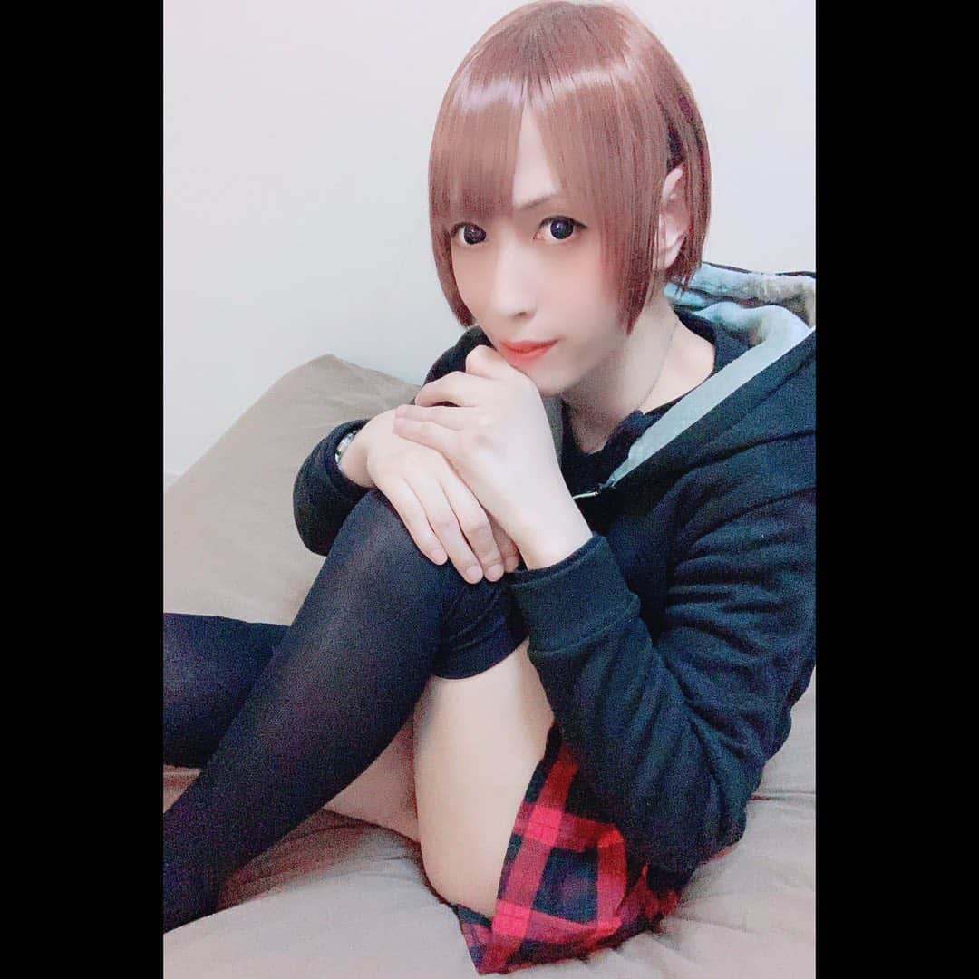 荒金さとみのインスタグラム：「‪こうみえても昔は不器用だった😸‬ ‪今はどちらかといえば器用になるより、もっと可愛くなりたい残念系イケメン男子😈 ‬#男の娘 #ニューハーフ #オウチグラビア #AV女優 #sexyshemales #レディーボーイ #crossdressers #ladyboy」