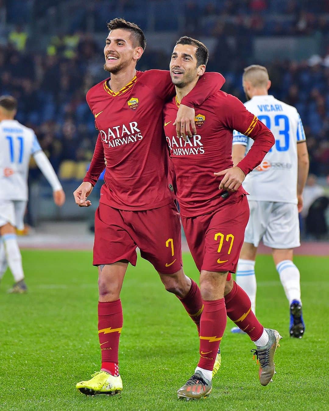 ASローマさんのインスタグラム写真 - (ASローマInstagram)「📝 Come up with a nickname for this #ASRoma midfield duo! 🎩」4月15日 2時43分 - officialasroma