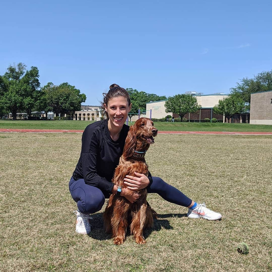 ケリー・ハーリーさんのインスタグラム写真 - (ケリー・ハーリーInstagram)「Nothing better ☀️🐶」4月15日 5時30分 - thishurleygurrl