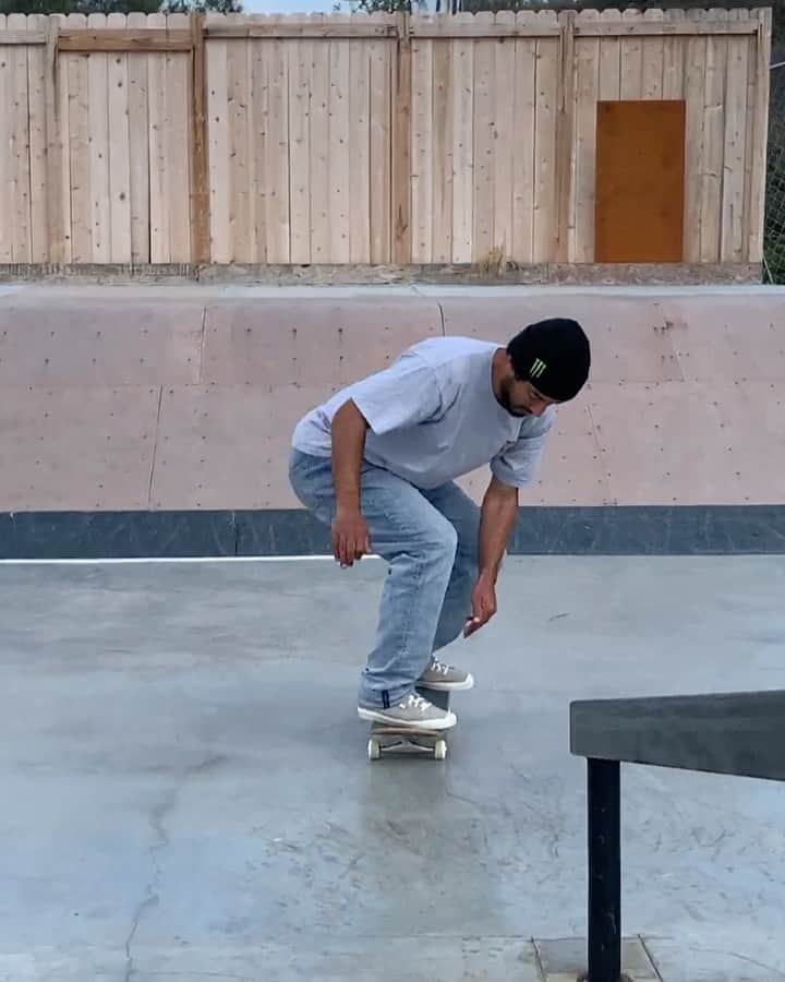 のインスタグラム：「1 ou 2 🧐 ?」