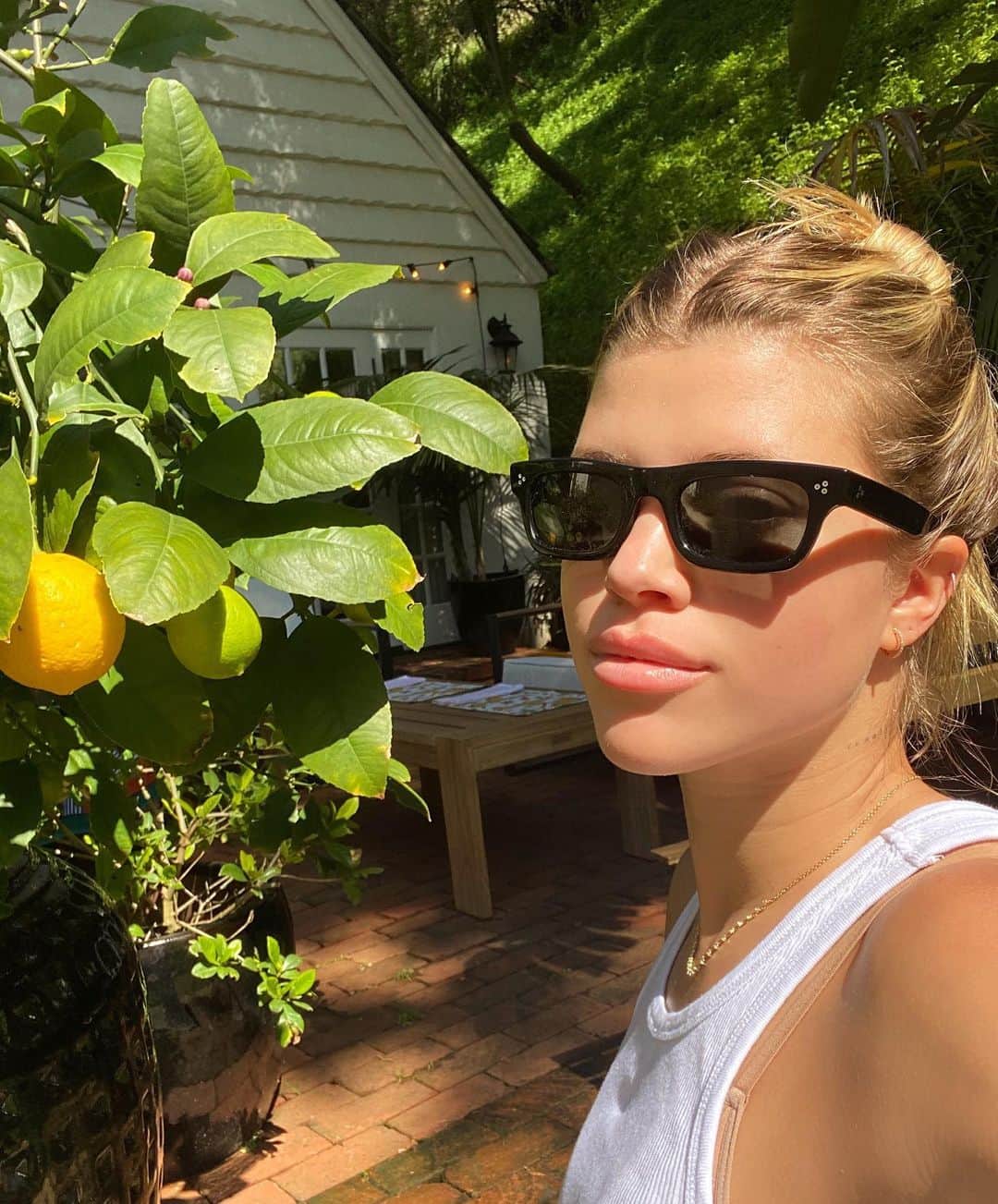 ソフィア・リッチーのインスタグラム：「Finally some sunshine 🌞🌞」
