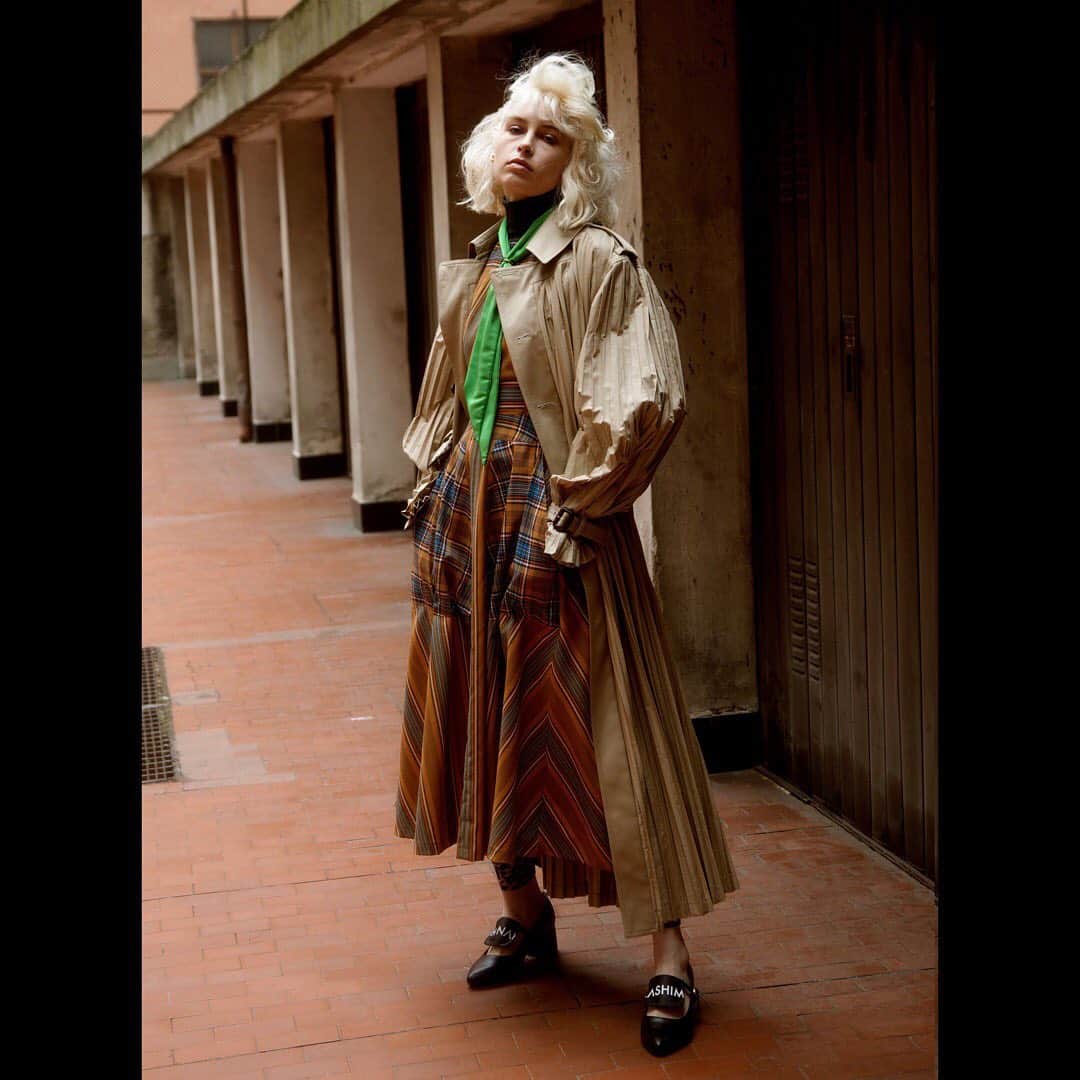アツシナカシマのインスタグラム：「#atsushinakashima #アツシナカシマ　#mfw #milanofashionweek #mode #shooting」