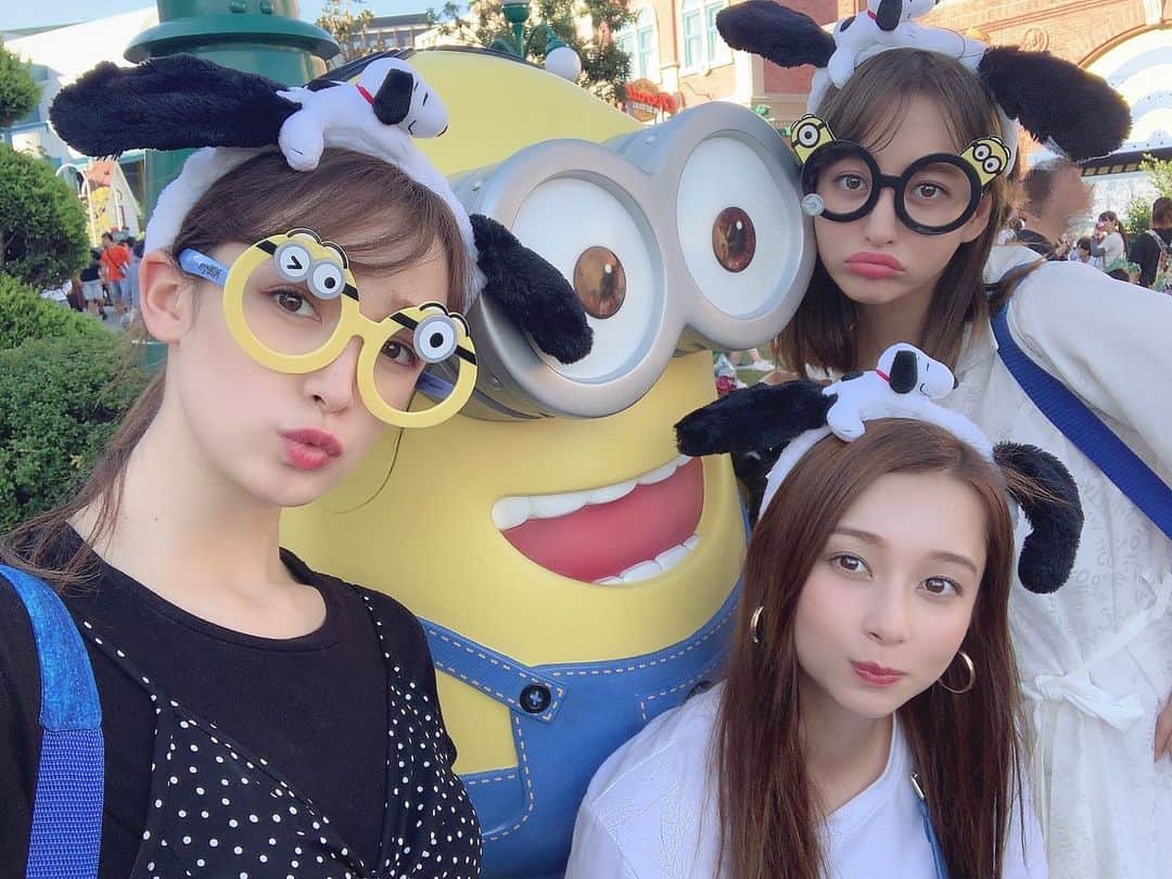 野崎萌香さんのインスタグラム写真 - (野崎萌香Instagram)「こんなに時間があると 写真フォルダの整理が始まります🎞  写真は可愛い2人と 去年の神戸コレクションのあとに #USJ に行ったときのもの... 楽しかったなぁ...🎡🏰🎢🎠 @sachi_fujii_official  @__niki22」4月11日 12時27分 - moeka_nozaki