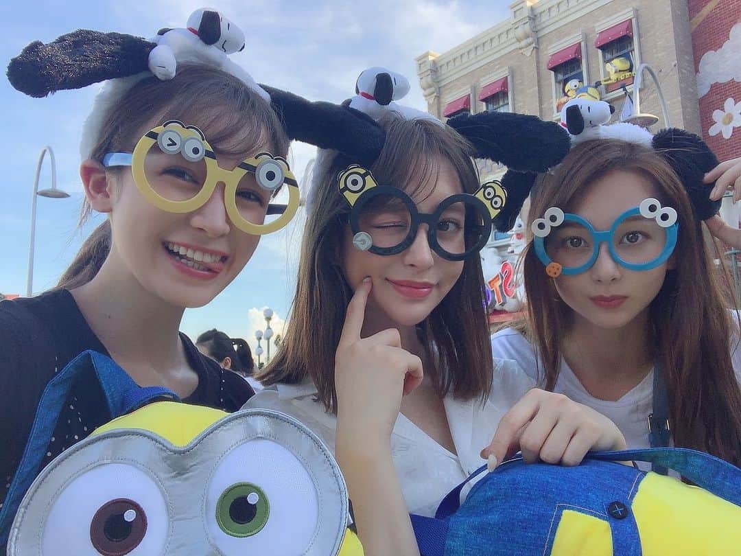 野崎萌香さんのインスタグラム写真 - (野崎萌香Instagram)「こんなに時間があると 写真フォルダの整理が始まります🎞  写真は可愛い2人と 去年の神戸コレクションのあとに #USJ に行ったときのもの... 楽しかったなぁ...🎡🏰🎢🎠 @sachi_fujii_official  @__niki22」4月11日 12時27分 - moeka_nozaki