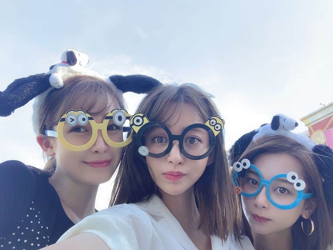 野崎萌香さんのインスタグラム写真 - (野崎萌香Instagram)「こんなに時間があると 写真フォルダの整理が始まります🎞  写真は可愛い2人と 去年の神戸コレクションのあとに #USJ に行ったときのもの... 楽しかったなぁ...🎡🏰🎢🎠 @sachi_fujii_official  @__niki22」4月11日 12時27分 - moeka_nozaki
