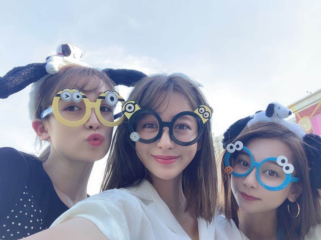 野崎萌香さんのインスタグラム写真 - (野崎萌香Instagram)「こんなに時間があると 写真フォルダの整理が始まります🎞  写真は可愛い2人と 去年の神戸コレクションのあとに #USJ に行ったときのもの... 楽しかったなぁ...🎡🏰🎢🎠 @sachi_fujii_official  @__niki22」4月11日 12時27分 - moeka_nozaki