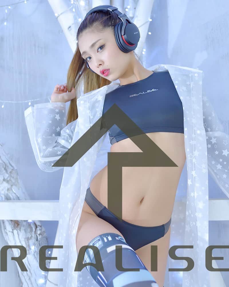 青海のインスタグラム：「REALISE祭👙  #REALISE #リアライズ #グラビア #グラドル #グラビアアイドル #costume #コスチューム #モデル #model #撮影 #gravure #Japan #japanese #japanesegirl  #水着 #Bikini #girl #コロナに負けるな #グラビアチャレンジ選手権」