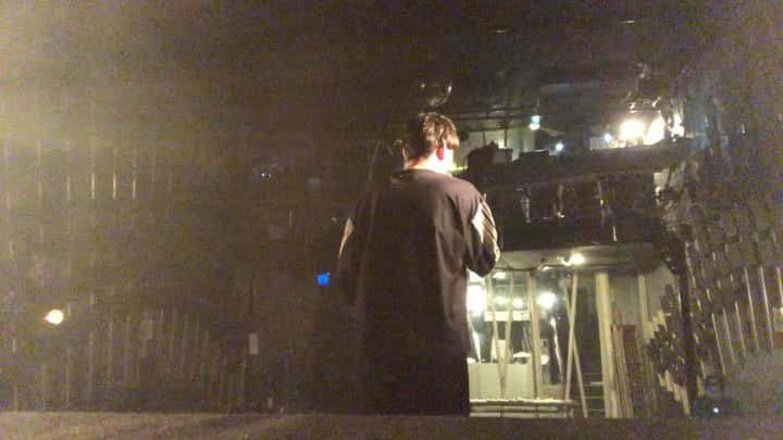藤井達也のインスタグラム：「2019.07  SEASONSリハにて  シンプル  #インスタ #Instagram #instagood #artist #live #歌 #song #渋谷 #shibuya #ファッション #fashion #노래 #미소 #가수 #singer #話題 #イベント #event #笑顔 #smile #followme」