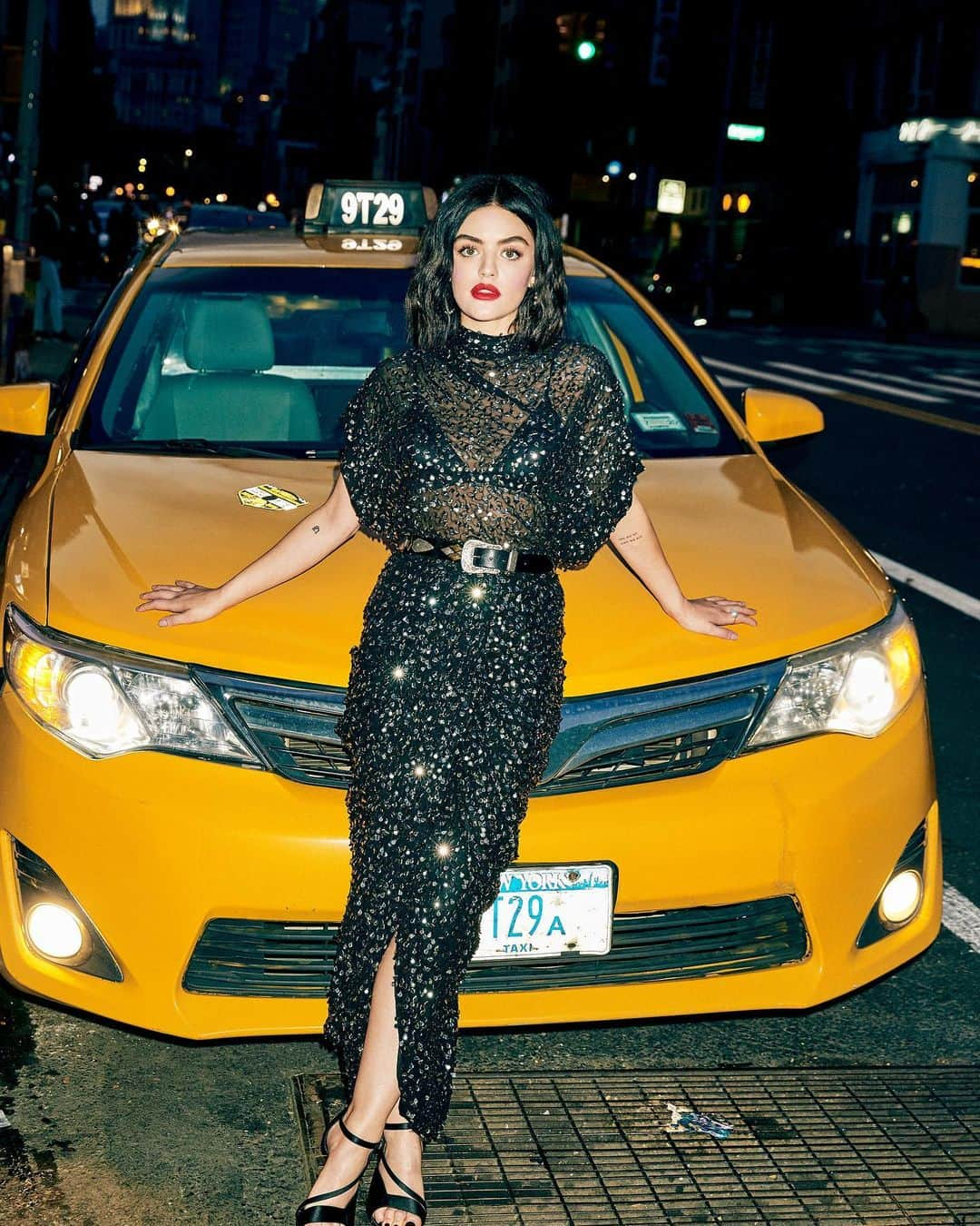 ルーシー・ヘイルさんのインスタグラム写真 - (ルーシー・ヘイルInstagram)「Lucy Hale-ing a cab」4月11日 5時37分 - lucyhale