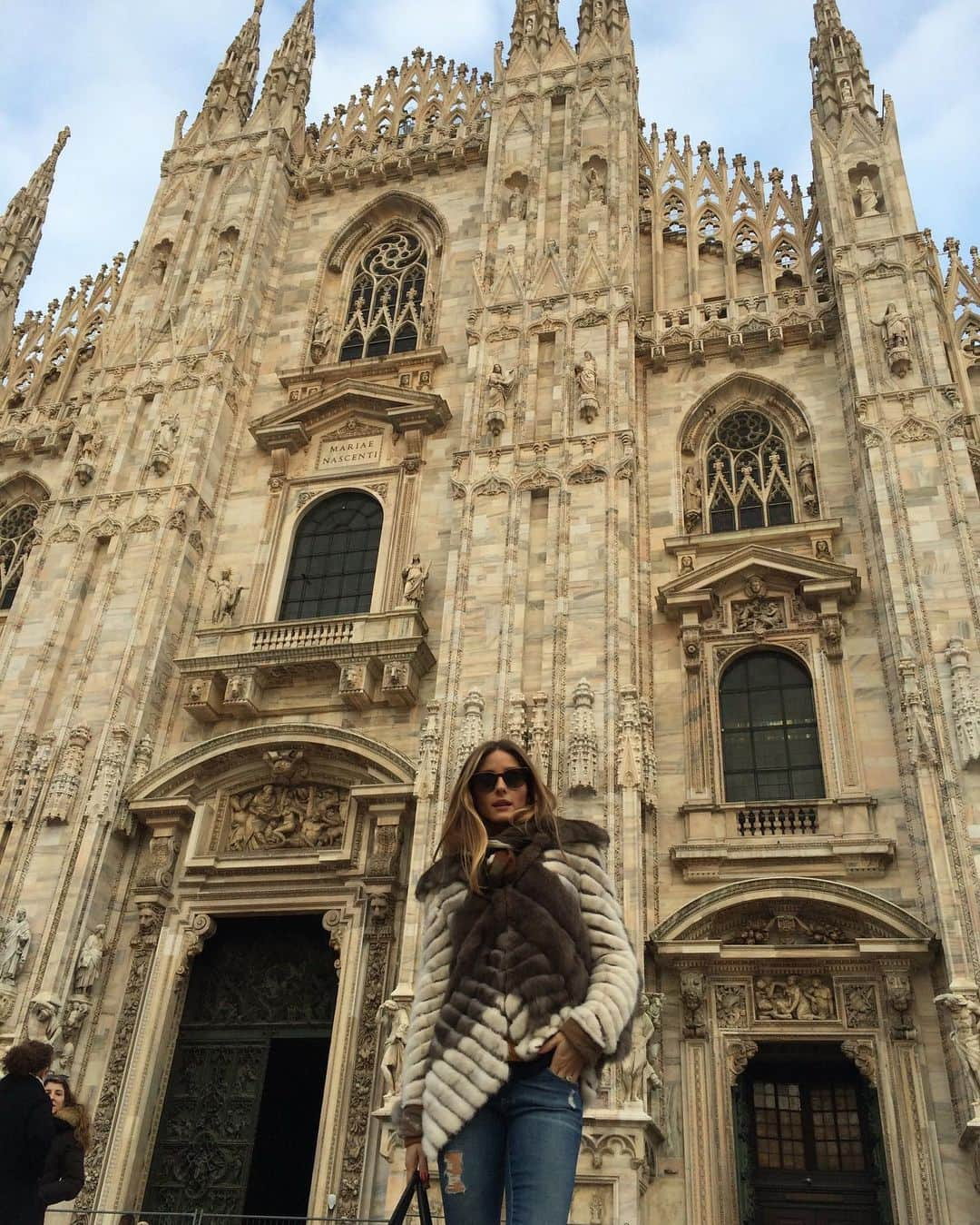 オリヴィア・パレルモさんのインスタグラム写真 - (オリヴィア・パレルモInstagram)「To Italy, with Love:⁣ ⁣ New York is my home, but Italy has my heart. 🇮🇹 Most of you know in addition to my biannual trips for the collections in Milan, Italy has also become a favorite spot for @johanneshuebl and me. Each place we've visited has shown me the beautiful energy and spirit of the Italian people. That’s why it has been so difficult to find the words to express my sympathy from afar, as we all continue to #stayhome during this global crisis. We're all in this together.⁣ ⁣ Over the years, it was my Italian friends, essentially family, who've helped make me feel at home and reconnect with my ancestry. To me, Italy is culture—celebrating creativity in all its forms while empowering its citizens and visitors. The way I most connect to Italy is through its design and the marriage of artistry and craftsmanship. I would never leave without something on any of my trips and that’s why we’ll be celebrating and supporting my Italian fashion family here and on OliviaPalermo.com. If you'd like to show your support through our shop, now through Sunday, we’ll be donating 15% of sales of the Italian brands we carry to @crocerossaitaliana (the Italian Red Cross) which can be found at the link in bio. To further tell the stories of these incredible Italian brands, we'll be rolling out new series to showcase them in the upcoming weeks.⁣ ⁣ With love, 💚🤍❤️ OP」4月11日 6時32分 - oliviapalermo