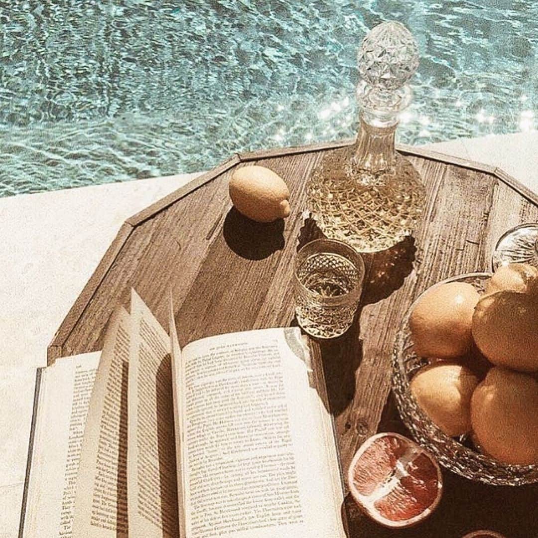 Aylen Aのインスタグラム：「Mood 📖」