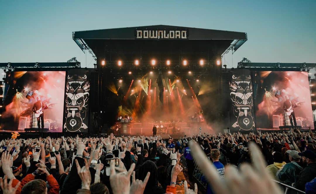 Slipknotさんのインスタグラム写真 - (SlipknotInstagram)「Watch our performance from Download Festival 2019 now at knotfest.com, plus live chat with @Vmanshreds.」4月11日 7時03分 - slipknot