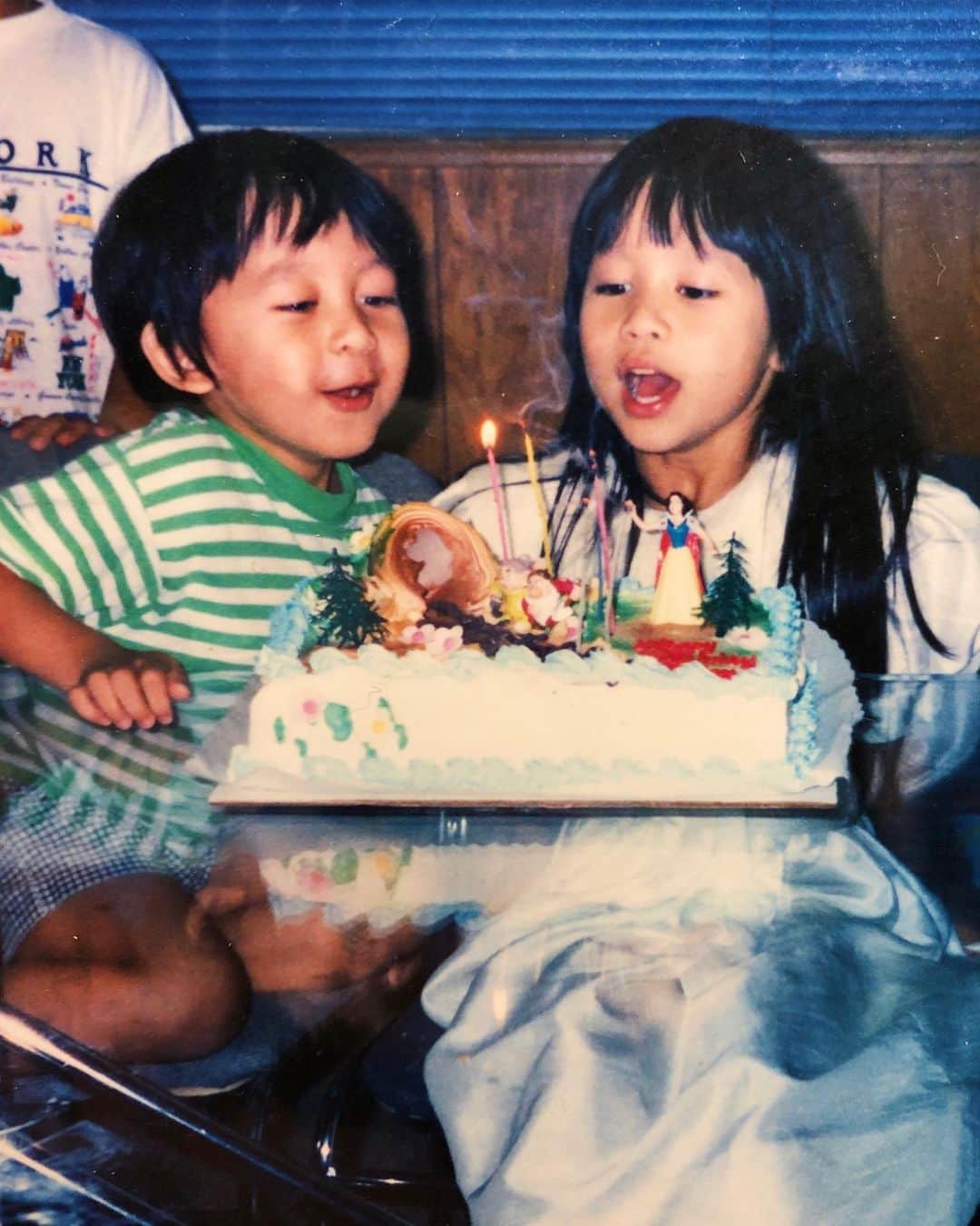 エイミー・ファムのインスタグラム：「happy #nationalsiblingday ◕ ‿ ◕」