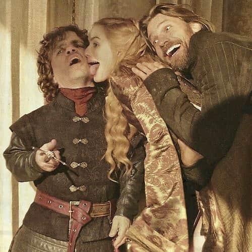 ピーター・ディンクレイジのインスタグラム：「#happysiblingsday 🦁」