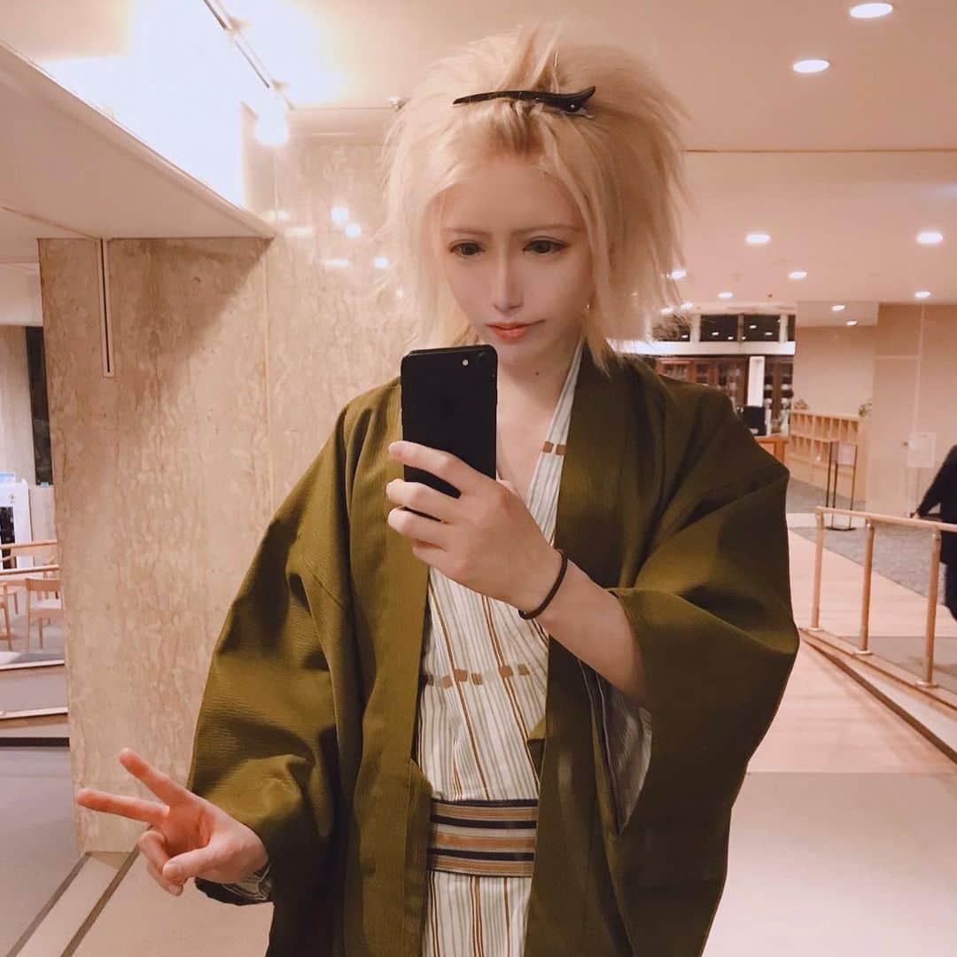 マシロンケーキのインスタグラム：「. 3月の初めに高校の同級生と箱根に行ってきました。 何故かおじさん2人でキャッキャ騒いできました(赤面) 和室と洋室がコラボした部屋には温泉もついていました(ドヤ顔感) 朝から1人で入ってたらなんか怖い話とか思い出してビビってすぐ布団に入りました(へなちょこ感) 何が言いたいかと言うとやっぱり和食は最高です！(文才最強感) #ポケモンパンが今食べたくなってきた」